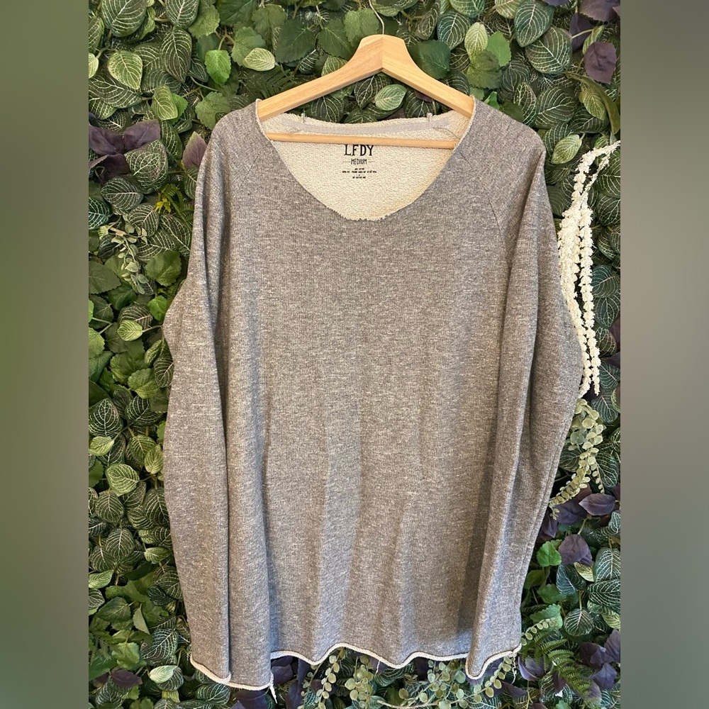 Live Fast Die Young frayed sweater